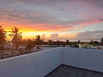 CASA EN PROGRESO FRENTE AL MALECON Y CON ROOF TOP CON VISTA AL MAR