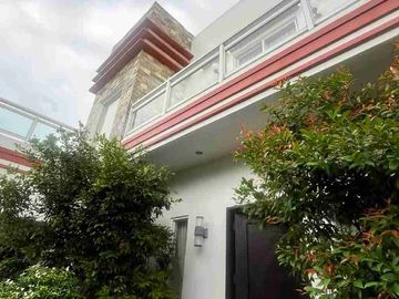 3 BEDROOMS SEMI FURNISHED HOUSE WITH SWIMMING POOL FOR RENT!