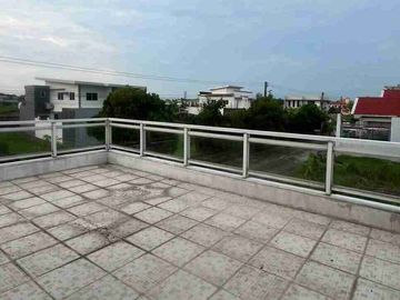 3 BEDROOMS SEMI FURNISHED HOUSE WITH SWIMMING POOL FOR RENT!