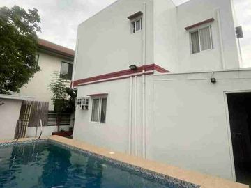 3 BEDROOMS SEMI FURNISHED HOUSE WITH SWIMMING POOL FOR RENT!