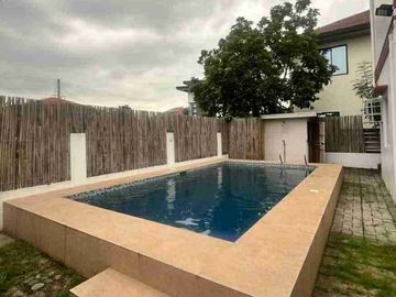 3 BEDROOMS SEMI FURNISHED HOUSE WITH SWIMMING POOL FOR RENT!