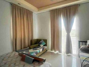 3 BEDROOMS SEMI FURNISHED HOUSE WITH SWIMMING POOL FOR RENT!