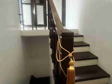 3 BEDROOMS SEMI FURNISHED HOUSE WITH SWIMMING POOL FOR RENT!