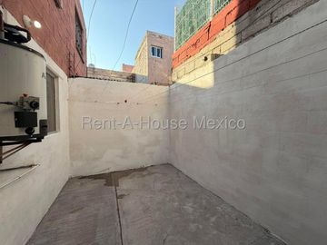 Renta Casa en Valle de los Olivos Corregidora 3 Recamaras 3 Baños Cochera