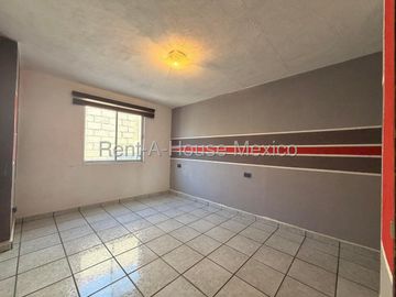 Renta Casa en Valle de los Olivos Corregidora 3 Recamaras 3 Baños Cochera