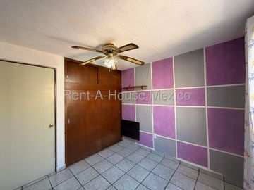 Renta Casa en Valle de los Olivos Corregidora 3 Recamaras 3 Baños Cochera