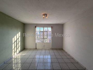 Renta Casa en Valle de los Olivos Corregidora 3 Recamaras 3 Baños Cochera