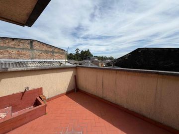 SE VENDE AMPLIA CASA EN CONJUNTO PORTAL DE POMONA UBICADO SECTOR UNICAUCA, CLÍNICAS Y CENTRO COMERCIAL CAMPANARIO