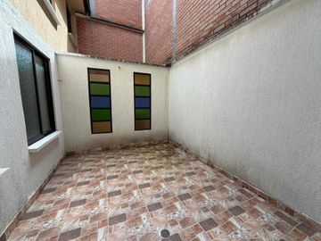 SE VENDE AMPLIA CASA EN CONJUNTO PORTAL DE POMONA UBICADO SECTOR UNICAUCA, CLÍNICAS Y CENTRO COMERCIAL CAMPANARIO