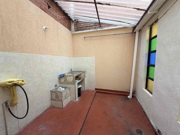 SE VENDE AMPLIA CASA EN CONJUNTO PORTAL DE POMONA UBICADO SECTOR UNICAUCA, CLÍNICAS Y CENTRO COMERCIAL CAMPANARIO