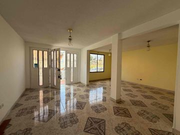 SE VENDE AMPLIA CASA EN CONJUNTO PORTAL DE POMONA UBICADO SECTOR UNICAUCA, CLÍNICAS Y CENTRO COMERCIAL CAMPANARIO
