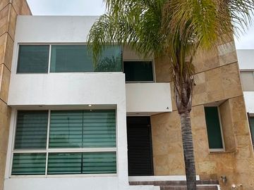 SE RENTA CASA GRAN JARDIN LEON, GTO.