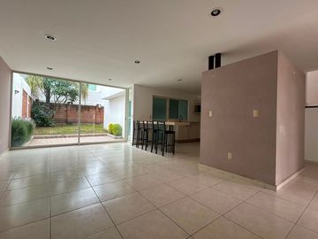 SE RENTA CASA GRAN JARDIN LEON, GTO.