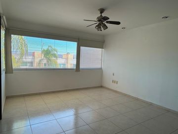 SE RENTA CASA GRAN JARDIN LEON, GTO.