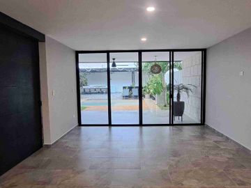 CASA EN PRIVADA AMARANTO EN XCANATUN AL NORTE DE MERIDA