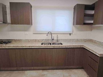 CASA EN PRIVADA AMARANTO EN XCANATUN AL NORTE DE MERIDA