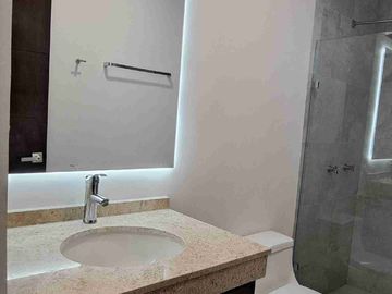 CASA EN PRIVADA AMARANTO EN XCANATUN AL NORTE DE MERIDA