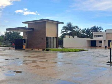 CASA EN PRIVADA AMARANTO EN XCANATUN AL NORTE DE MERIDA