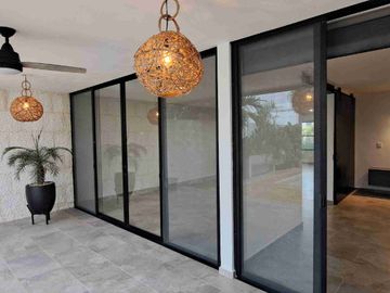 CASA EN PRIVADA AMARANTO EN XCANATUN AL NORTE DE MERIDA