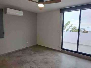 CASA EN PRIVADA AMARANTO EN XCANATUN AL NORTE DE MERIDA
