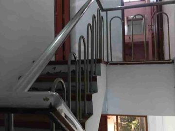 Rumah Tengah Kota SOLO di Jl. Rajawali, dekat Stadion Manahan Solo