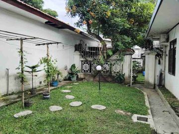 Rumah Tengah Kota SOLO di Jl. Rajawali, dekat Stadion Manahan Solo
