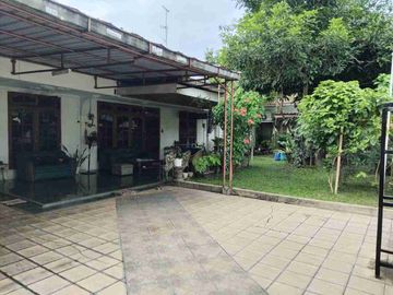 Rumah Tengah Kota SOLO di Jl. Rajawali, dekat Stadion Manahan Solo