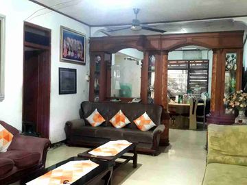 Rumah Tengah Kota SOLO di Jl. Rajawali, dekat Stadion Manahan Solo