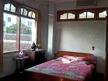 Rumah Tengah Kota SOLO di Jl. Rajawali, dekat Stadion Manahan Solo
