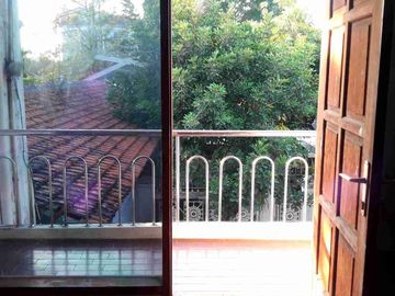 Rumah Tengah Kota SOLO di Jl. Rajawali, dekat Stadion Manahan Solo