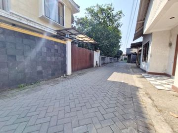 LT 198 JL MONJALI PALAGAN RUMAH MEWAH 2 LANTAI SIAP HUNI JL AM SANGAJI DALAM RINGROAD DEKAT UGM, POPONGAN, POGUNG PANDEGA, SENDOWO, JL MAGELANG, TUGU