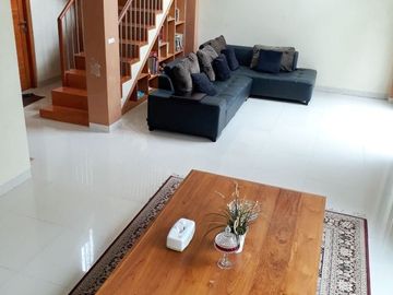 LT 198 JL MONJALI PALAGAN RUMAH MEWAH 2 LANTAI SIAP HUNI JL AM SANGAJI DALAM RINGROAD DEKAT UGM, POPONGAN, POGUNG PANDEGA, SENDOWO, JL MAGELANG, TUGU