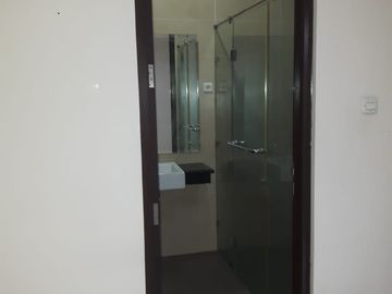 Rumah 2 Lantai Sangar Cocok Untuk Gen Z du Cluster Asia Tropis Harapan Indah Bekasi