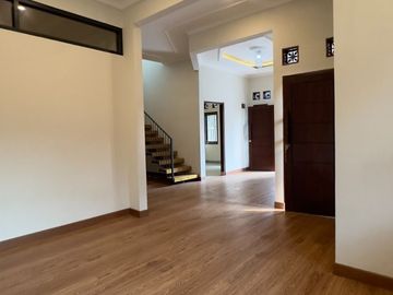 Dijual Rumah Hook 2 Lantai di Tambun Selatan