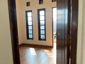Dijual Rumah Hook 2 Lantai di Tambun Selatan