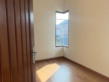 Dijual Rumah Hook 2 Lantai di Tambun Selatan