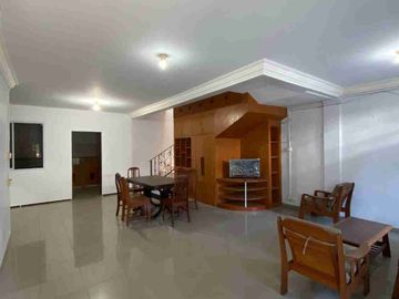 Rumah 2 lantai di Bukit Indah Sukajadi dengan Kondisi Full Furnished