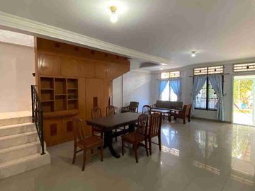 Rumah 2 lantai di Bukit Indah Sukajadi dengan Kondisi Full Furnished