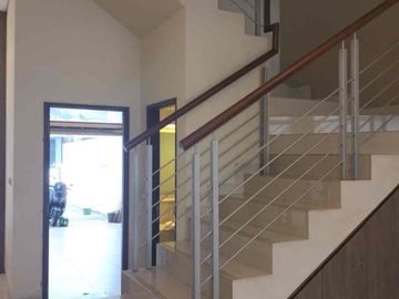 Rumah Townhouse 3 Lantai di Kemang Utara, Jakarta Selatan