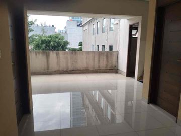 Rumah Townhouse 3 Lantai di Kemang Utara, Jakarta Selatan