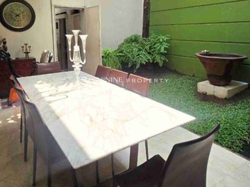 DIJUAL RUMAH PINGGIR JALAN RAYA SURYA KEBAYORAN BARU SUPER STRATEGIS COCOK UNTUK USAHA,KOMERSIL