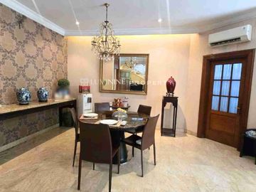 DIJUAL RUMAH PINGGIR JALAN RAYA SURYA KEBAYORAN BARU SUPER STRATEGIS COCOK UNTUK USAHA,KOMERSIL