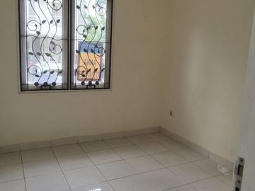 Disewakan Rumah 2 Lantai Cluster Fluorite Gading Serpong
