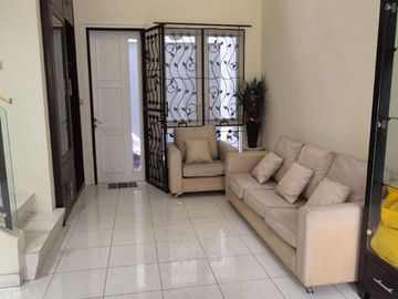Disewakan Rumah 2 Lantai Cluster Fluorite Gading Serpong
