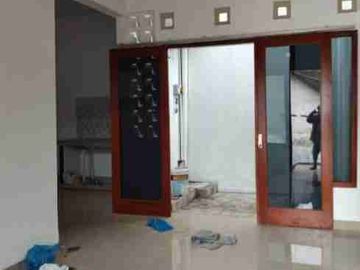 Rumah baru, tinggal 1 unit lokasi di Jl Jambon barat SKE, dalam Ring Roads, dkt UGM, RS SARDJITO, JCM MALL, TUGU JOGJA