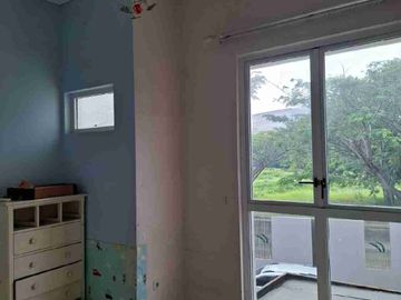 Hunian Premium JGC! Rumah Palm Spring 2 Lantai – LT 158 m², 3+1 KT, Bisa KPR