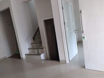 Disewakan Rumah HOOK Cluster Samara Gading Serpong