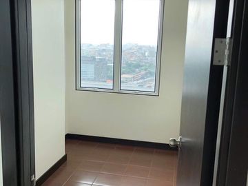 Rent to Own 2 Bedroom at San Lorenzo Place near NAIA, BGC,  De Lasalle, Makati connected at MRT 3 Magallanes station
