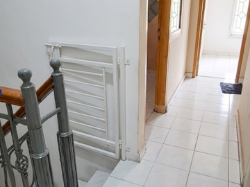 Sewa Rumah SHM Metland Menteng 2 Lantai (4KT/3KM) 55JT/Thn