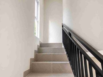 Jual Rumah Bagus dan Asri 2 Lantai Siap Huni Sawangan Depok, St